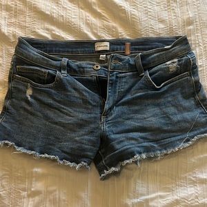 Sneak Peak shorts size medium